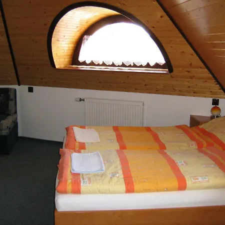 Guest house Albina - Restaurace *